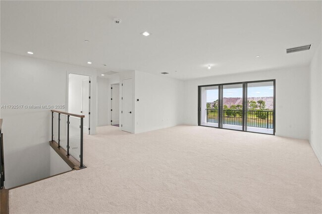 Building Photo - 12865 Wingspan Ct