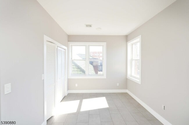 Building Photo - 9-9 Watsessing Ave