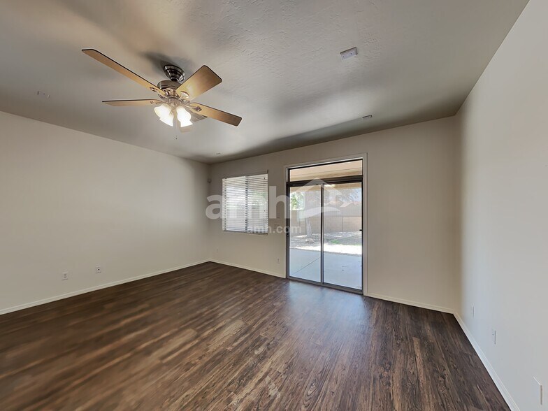 Building Photo - 6614 S 68th Ave