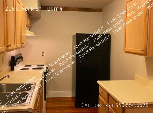 Building Photo - 216 E Main St