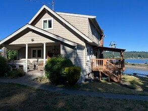 Building Photo - 13603 Goodrich Dr NW
