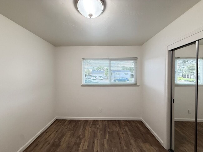 Building Photo - Orcutt Single Story Updated Home on Cul-De...