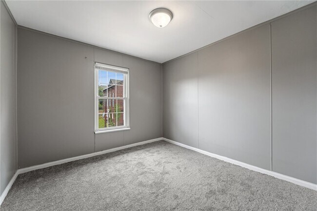 Building Photo - 160 Hazelwood Ave