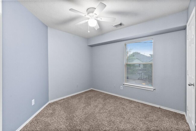 Building Photo - 99 Gallery Cove Ct