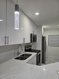 Building Photo - 6405 W 27th Ln
