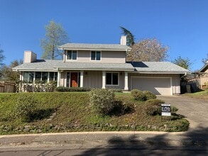 Building Photo - 3790 NW Wisteria Way