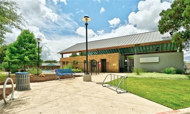 Building Photo - 2005 Alyssas Dr