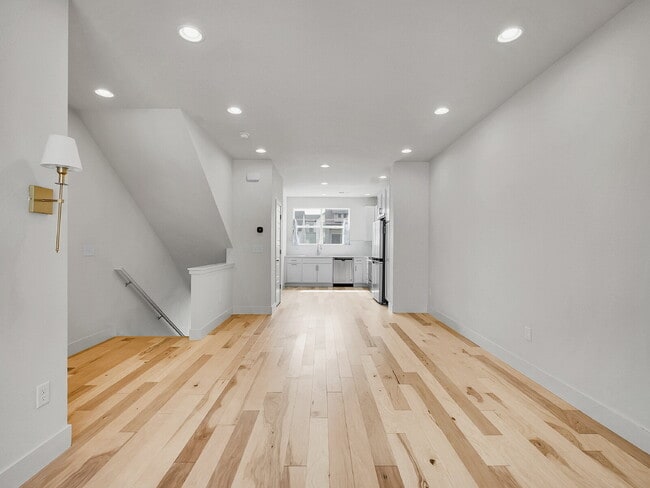 Building Photo - $2,850 - 2 Bed, 2.5 Bath Townhome in Broom...