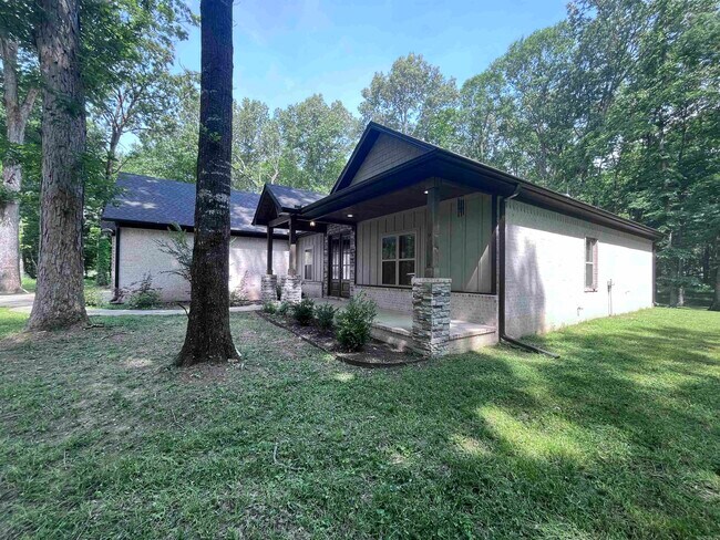 Building Photo - 206 Bridgewood Dr