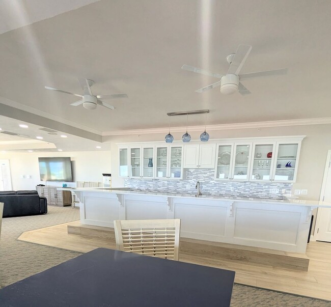 Building Photo - Ocean Front Fully Furnished