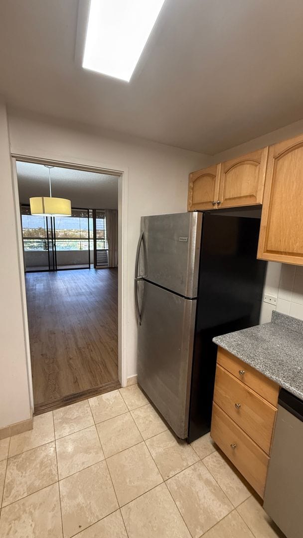 Building Photo - For Rent – Spacious 2 Bedroom, 2 Bath Cond...