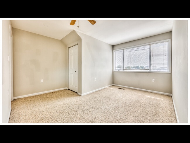 Building Photo - 148 E Clement St