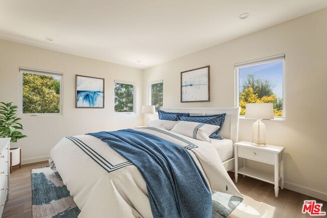 Building Photo - 535 Beloit Ave