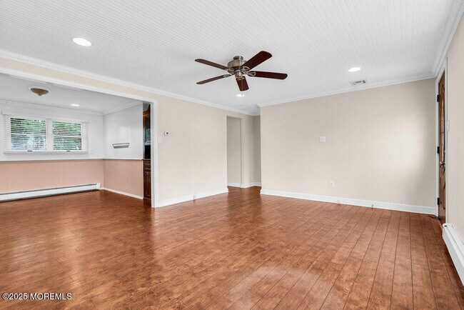 Building Photo - 918 Charles Dr