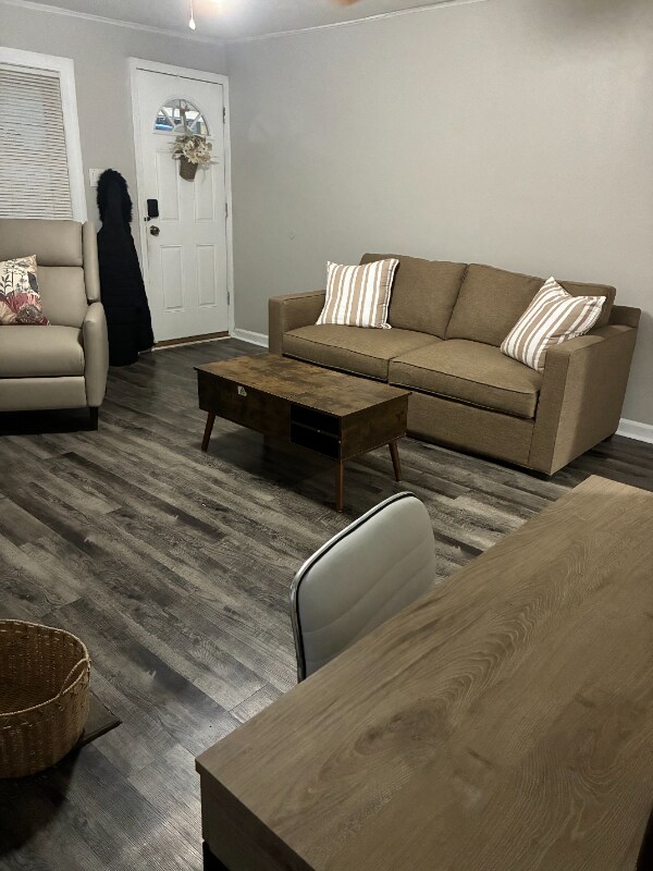 Building Photo - 4418 N Cypress Ave