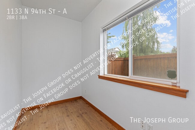 Building Photo - 1133 N 94th St
