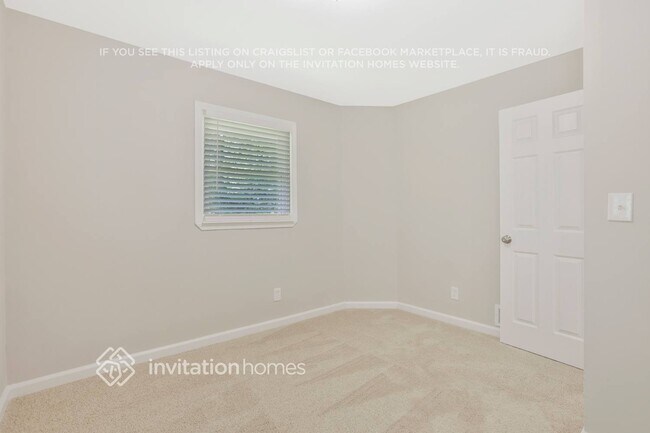 Building Photo - 1721 Flintwood Dr SE