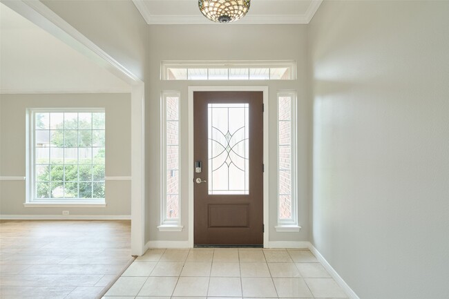 Building Photo - 15854 Knolls Lodge Dr