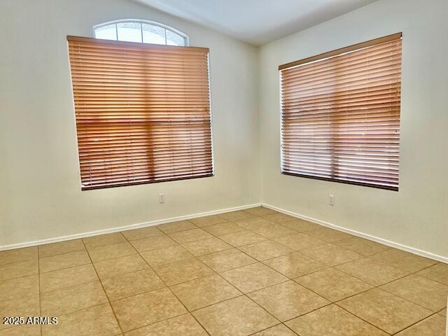 Building Photo - 1161 W Lark Dr