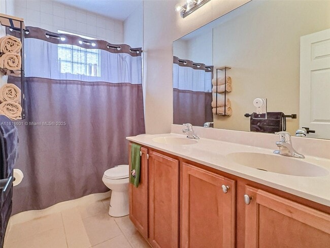 Building Photo - 1094 Grove Park Cir