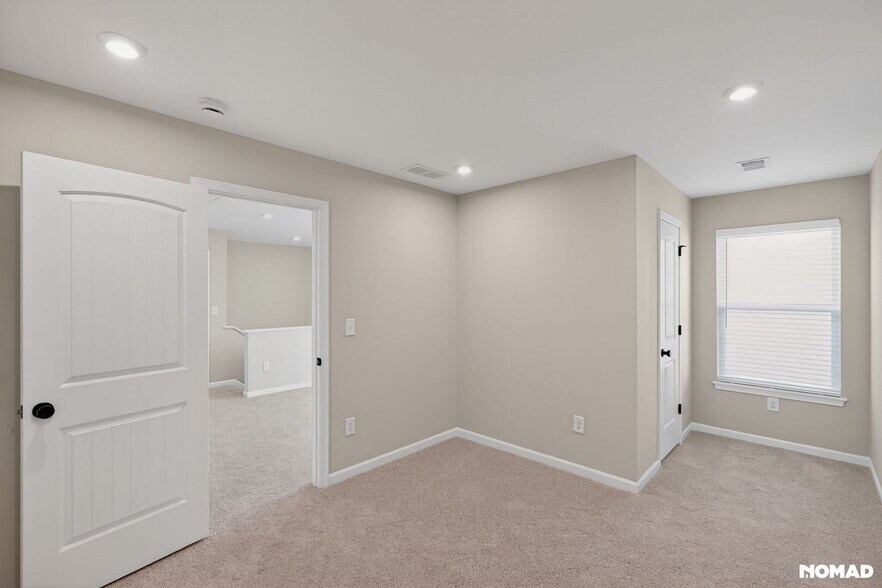 Building Photo - 102 alpine ct