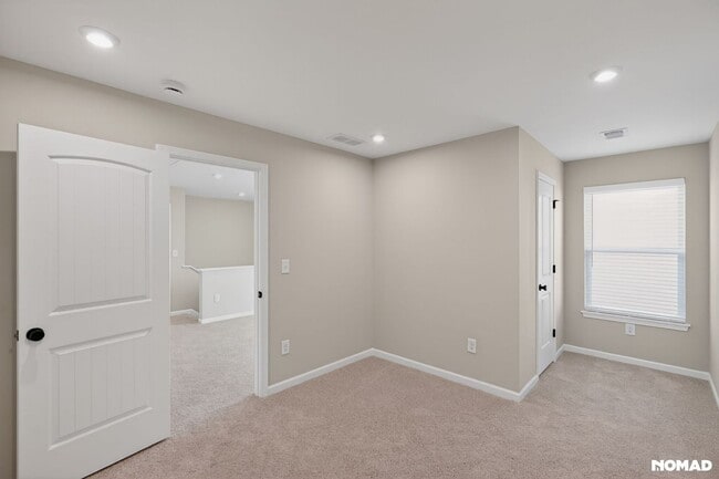 Building Photo - 102 alpine ct