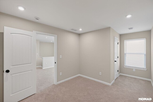 Building Photo - 203 Sage Woods Way