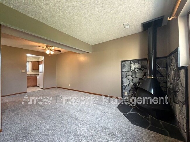 Building Photo - 5547 S 38th St