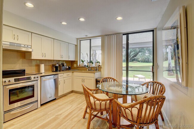 Building Photo - 19550 Sawgrass Dr