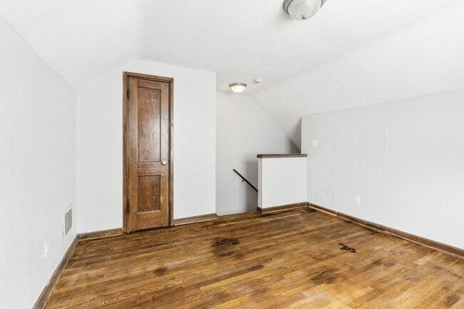 Building Photo - 388 S Powell Ave