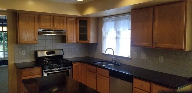 Building Photo - 1201 Late Harvest Dr