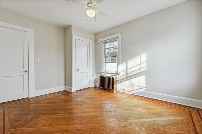 Building Photo - 40 Brookfield Rd