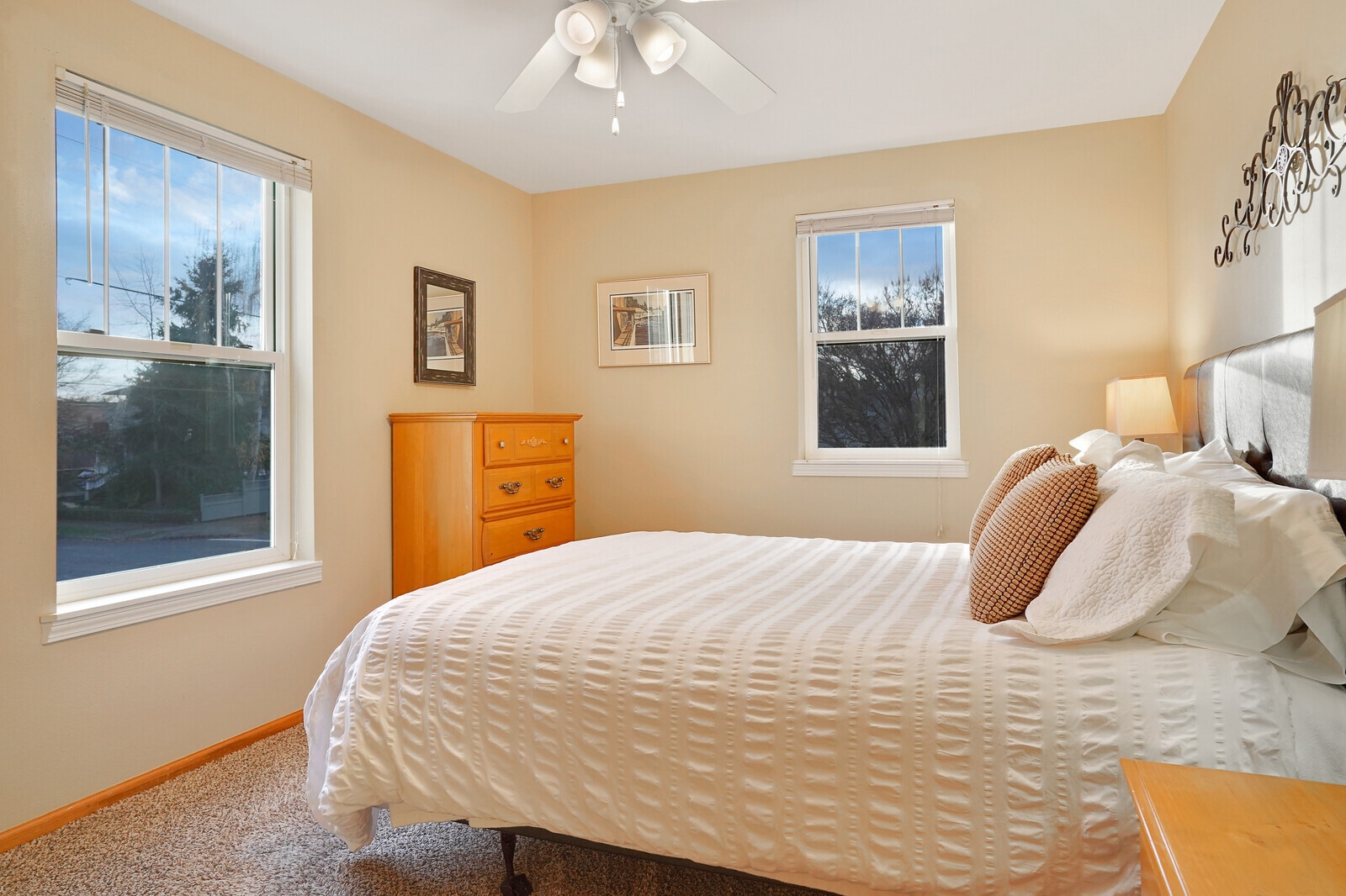 Building Photo - 731 Elm St SW