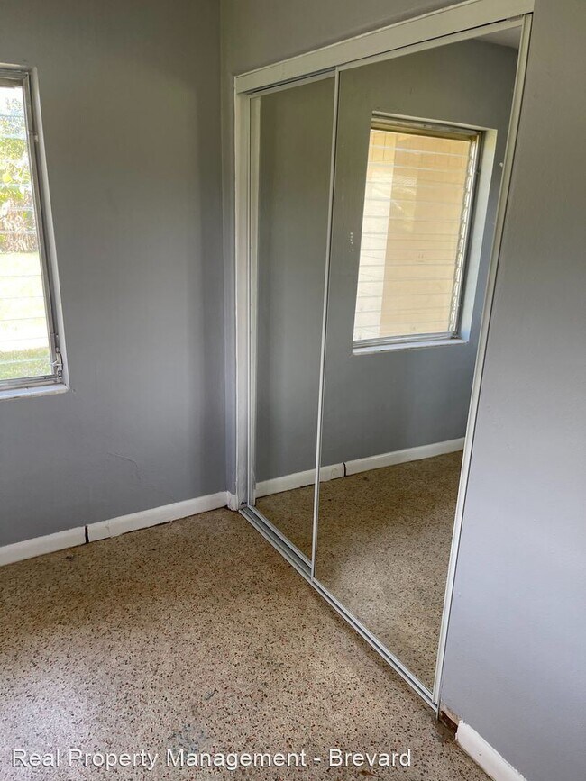 Building Photo - 2597 Stephen Dr NE