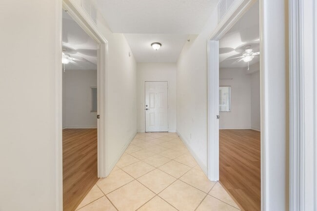 Building Photo - New Rental!