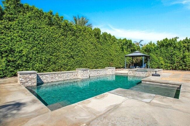 Building Photo - 78940 Runaway Bay Dr