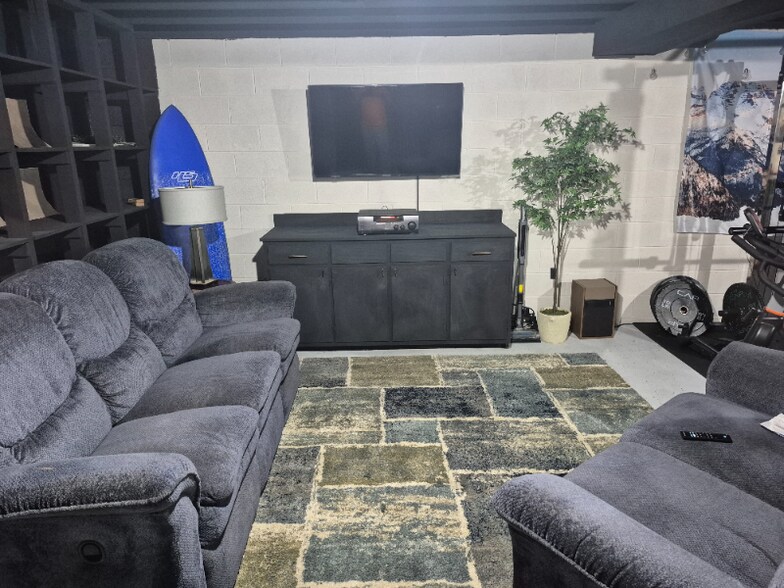 Building Photo - 1218 Greenwood Dr