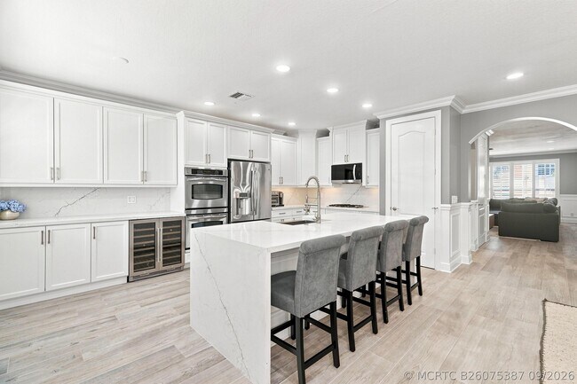 Building Photo - 5550 NE Trieste Terrace