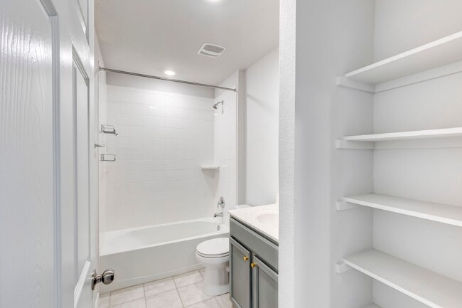 Building Photo - 9705 Kensley Rose Dr