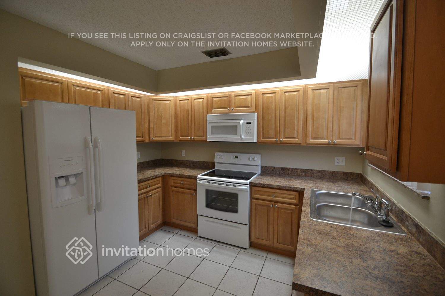 Building Photo - 1140 SW 111th Ave