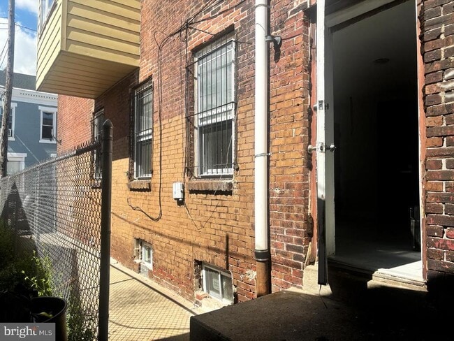 Building Photo - 3001 Arbor St