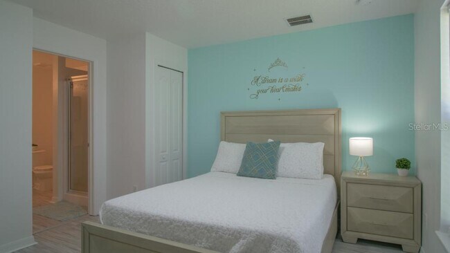 Building Photo - 959 Sandy Ridge Dr