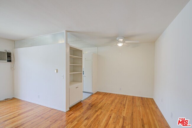 Building Photo - 1055 S Wooster St