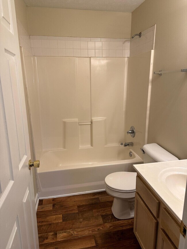 Building Photo - 3853 Sugar Creek Dr
