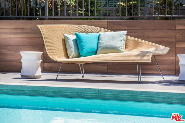 Building Photo - 8770 Washington Blvd