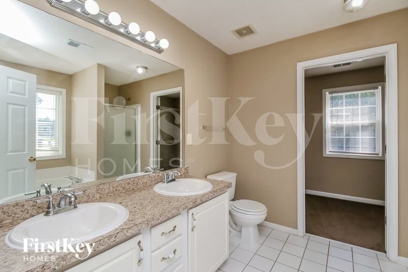 Building Photo - 60 Landing Ln