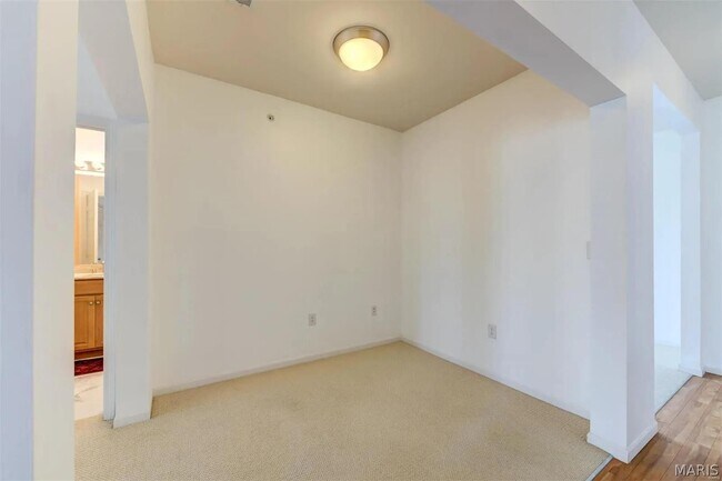 Building Photo - 1270 Strassner Dr