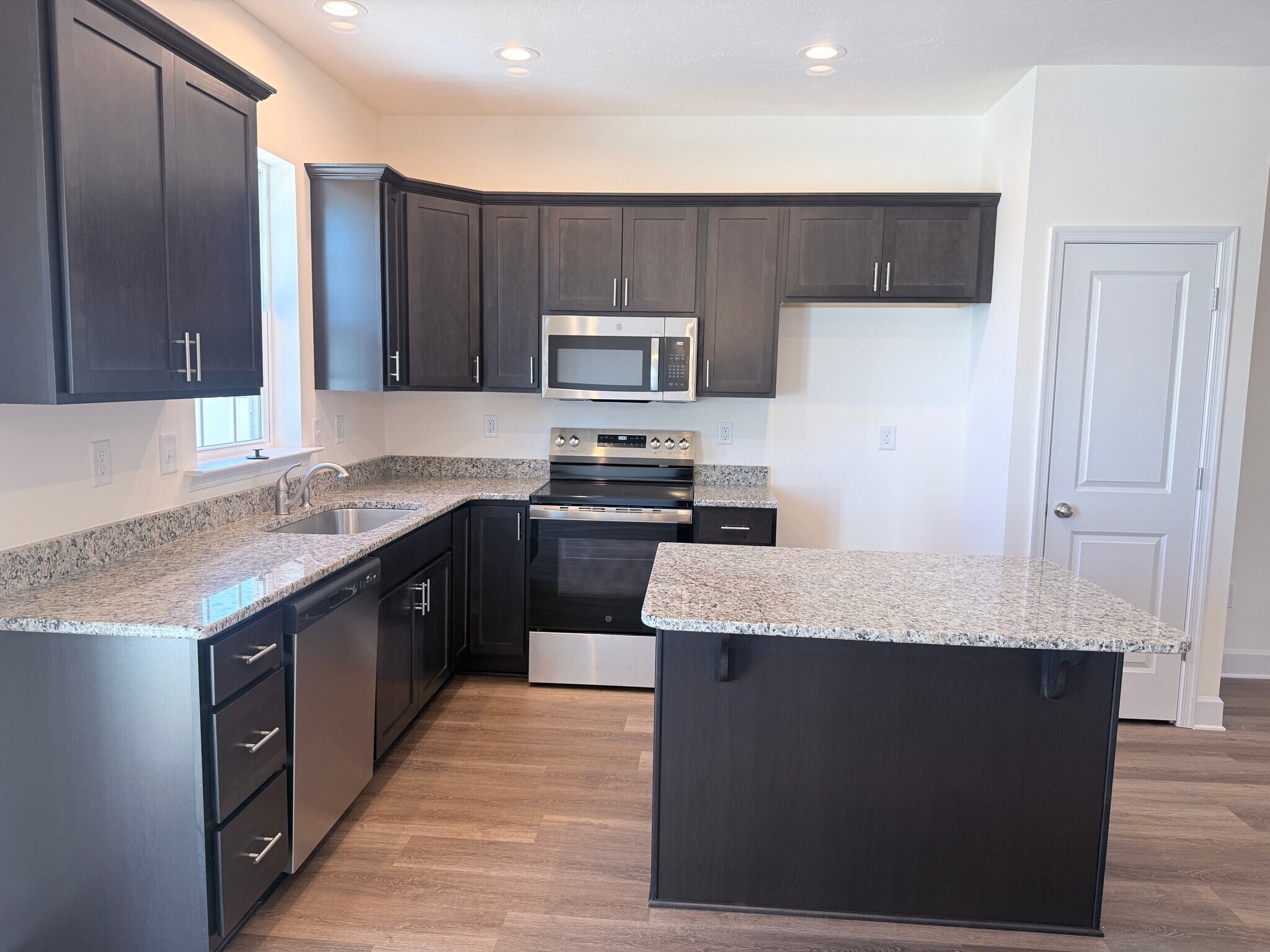 Building Photo - 3621 Fieldstone Dr