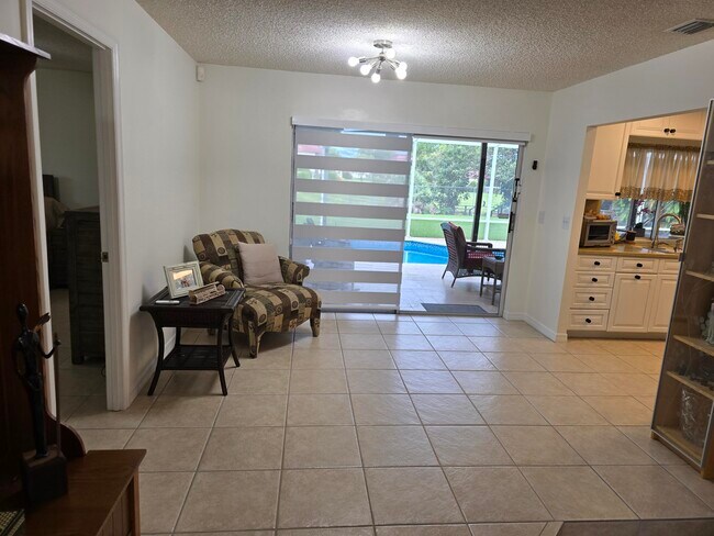 Building Photo - 939 Hibiscus Dr
