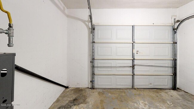 Building Photo - 449 N Waterway Dr